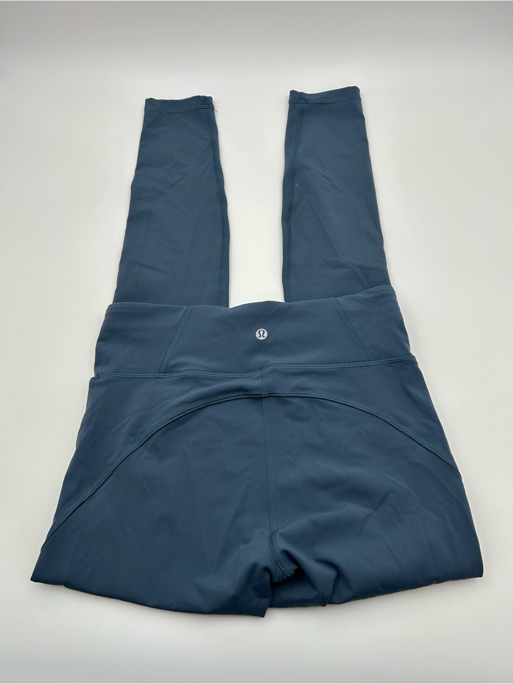 Lululemon Women’s Blue High Rise Leggings Pants Size 8 length: 28 inches